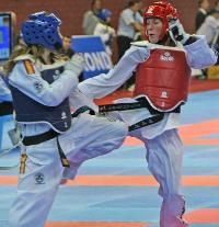 Jenny Manz (re.) holt Bronze in Belgien 