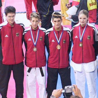 Erfolg in Athen: (v.l.) Markus, Daniel (2.), Reinhold (1.) u. Monika (3.)